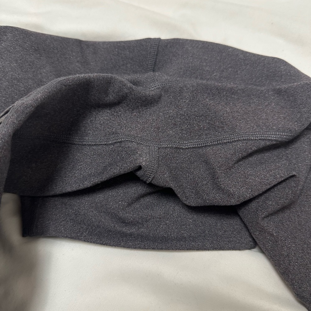 ALO YOGA MOTO LEGGING - Picture 11 of 11